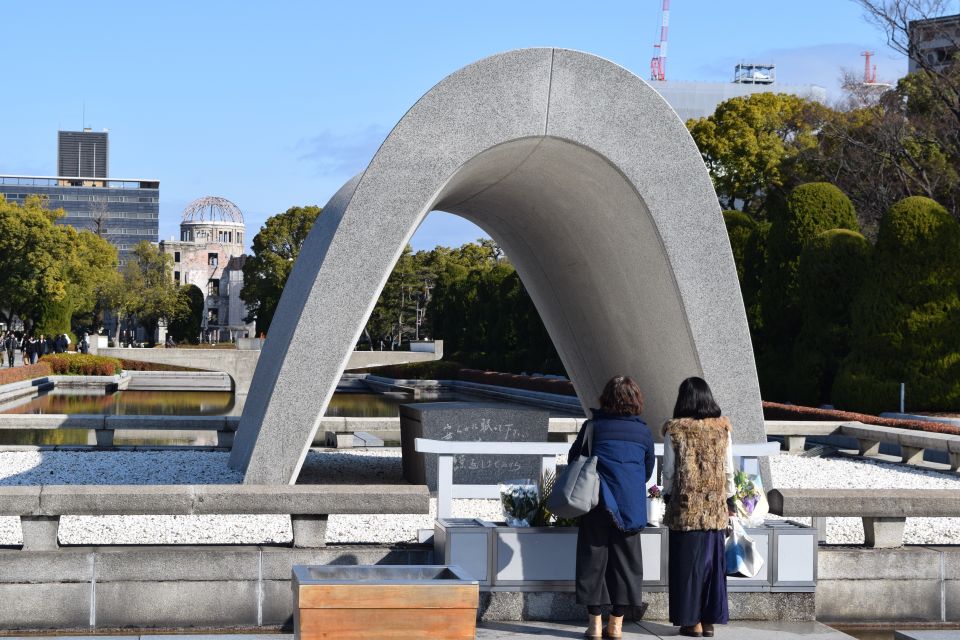 Hiroshima: Private Food Tasting Tour With a Local Guide - Shukkei-en Japanese Garden