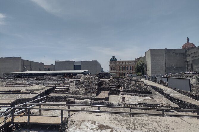 Historic center walking tour through time and space - An Introduction to the Layers of Mexico City