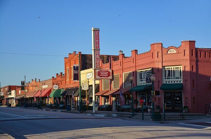 Historic Downtown Grapevine Tour for Large Groups - FAQ