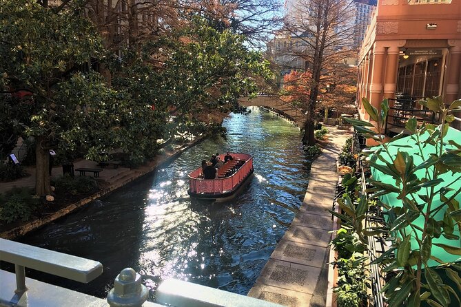 Historic Downtown & Riverwalk Walking Tour - Exploring Historic Downtown San Antonio
