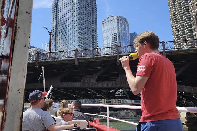 Historical and Architectural Chicago Fireboat River/Lake Cruise - Accessibility and Requirements