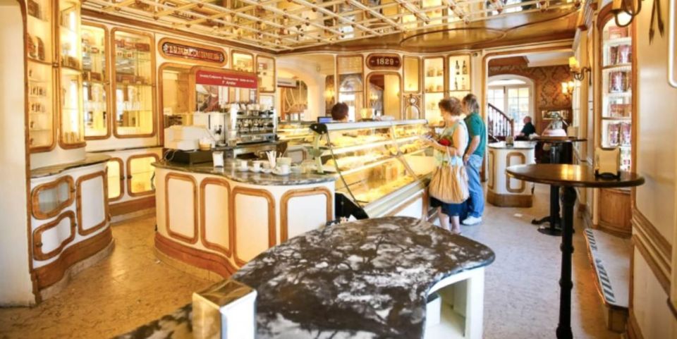 HISTORICAL CAFES AT LISBON HALF DAY WALKING TOUR - Connection to Famous Figures