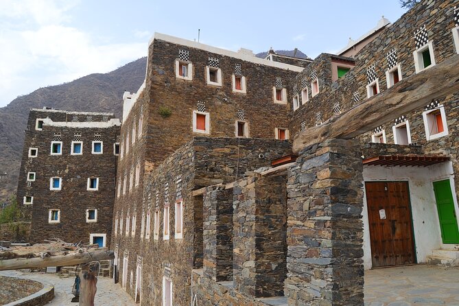 Historical & Heritage Tour in Abha- Rijal Almaa Village - Museum and Bazaar Exploration