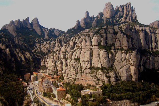 Historical Montserrat Half-Day Hiking Tour From Barcelona - What to Expect
