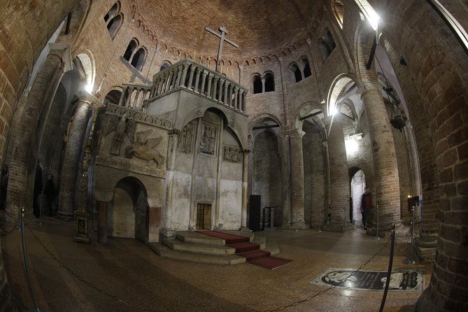Historical Tour of Bologna - Visiting Basilica Di San Patronio