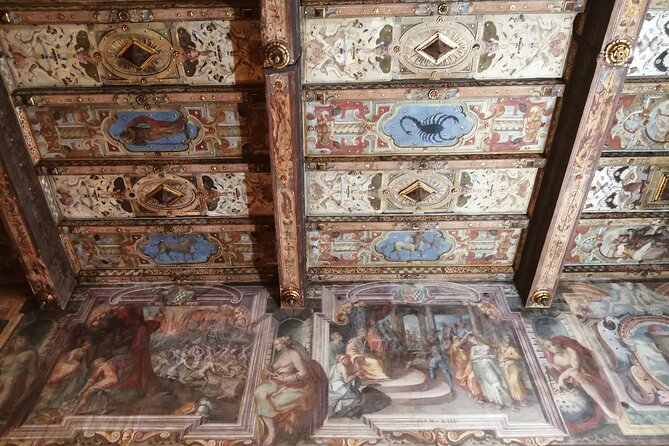 Historical Tour of Bologna - Strolling Through the City