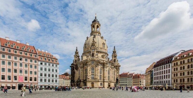 Historical tour of the old town including a Saxon dinner - Practical Tips for Your Visit