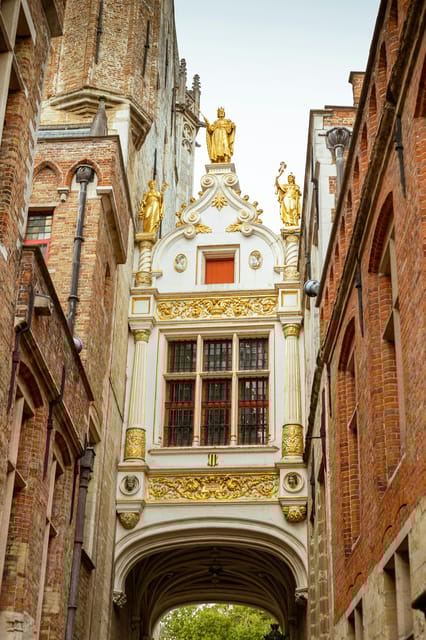 Historical walk in Bruges with local guide. Praline included - What Do the Reviews Say?
