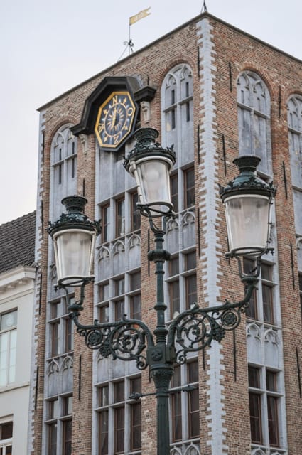 Historical walk in Bruges with local guide. Praline included - Who Is This Tour Best Suited For?