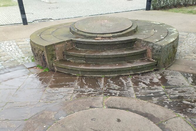 Historical Walking Tour of Jewish Warsaw - Navigating the Tour Experience