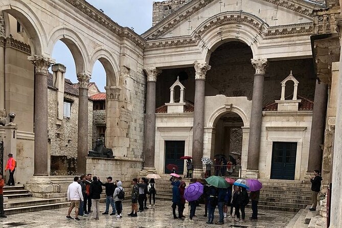 History Split Walking Tour in French - Small Group - Customer Reviews