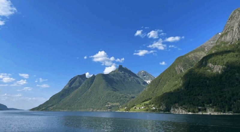 Hjørundfjord Fjord Cruise Afternoon Øye-Ålesund one way - Why This Cruise Offers Great Value