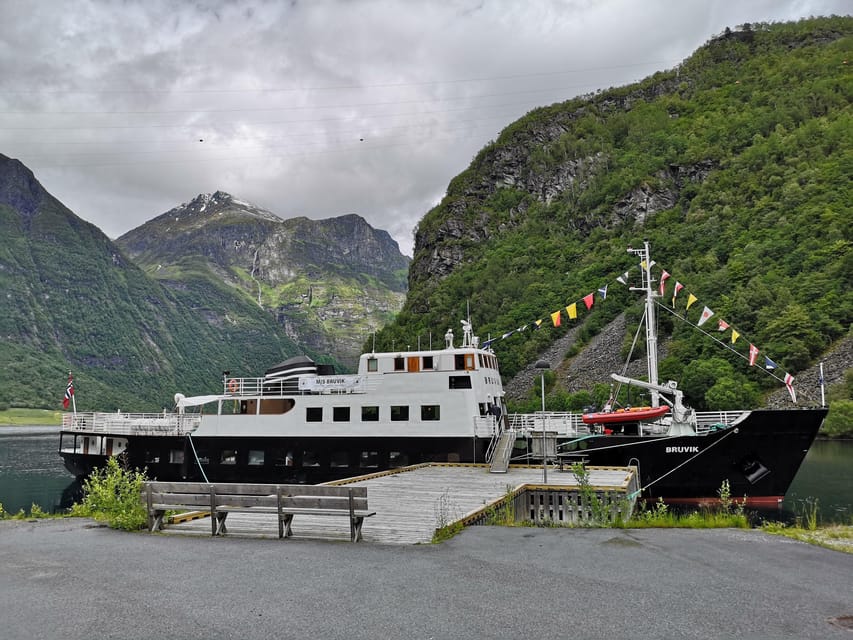 Hjørundfjord Fjord Cruise Ålesund-Øye one way - Who Will Love This Experience
