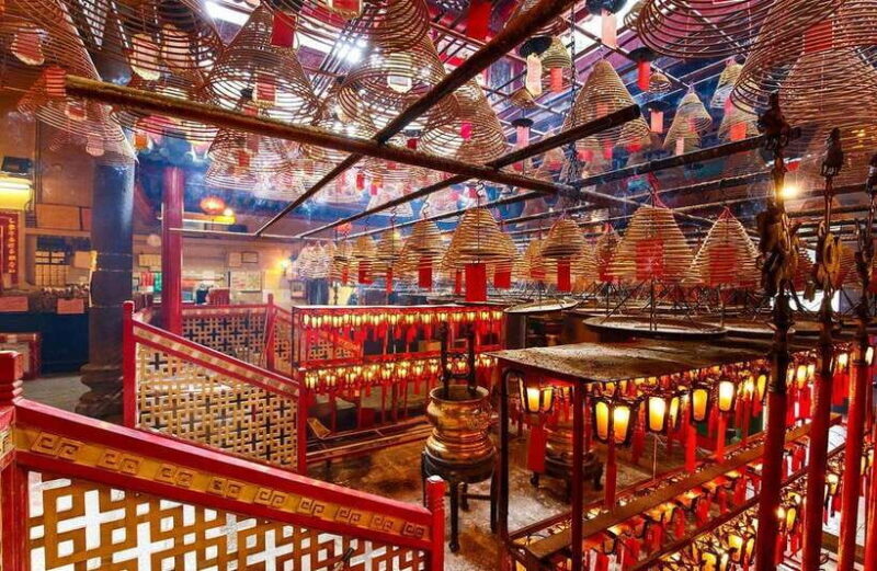 HK: Peak Tram, Dim Sum tasting, city tour with cruise - The Sum Up