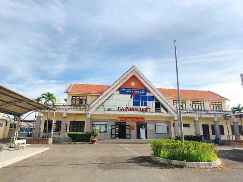 Ho Chi Minh: a Comfortable Safe Trip to Phan Thiet by Train - Luggage and Amenities