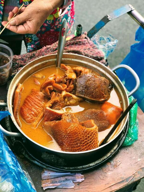 Ho Chi Minh City: Extreme Food Tour On Scooter - Street Food Adventures: Local Restaurants to Explore