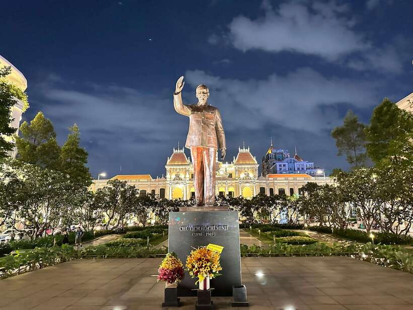 Ho Chi Minh City: Night Walking Tour With Local Guide - Visiting the Municipal Theatre