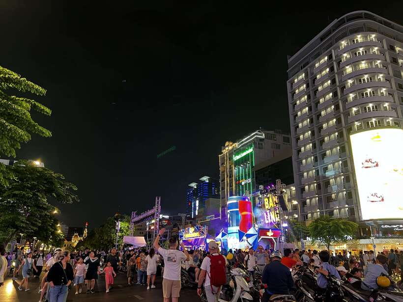 Ho Chi Minh City: Night Walking Tour With Local Guide - Experiencing the Vibrant Nightlife