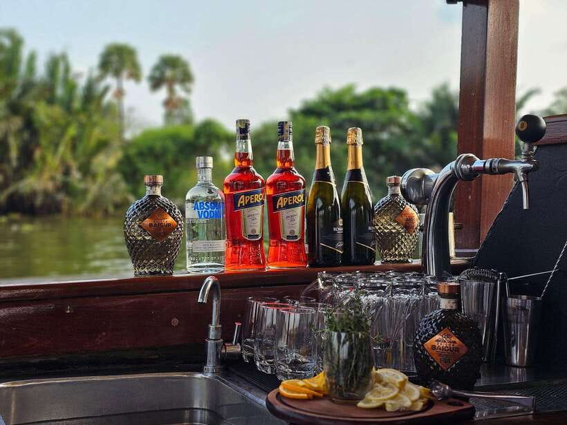 Ho Chi Minh City: Saigon River Boutique Cruise - Capturing the City Skyline