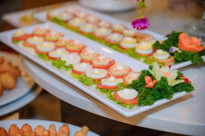Ho Chi Minh City: Saigon River Cruise With Buffet Dinner - Discovering the Saigon River at Night