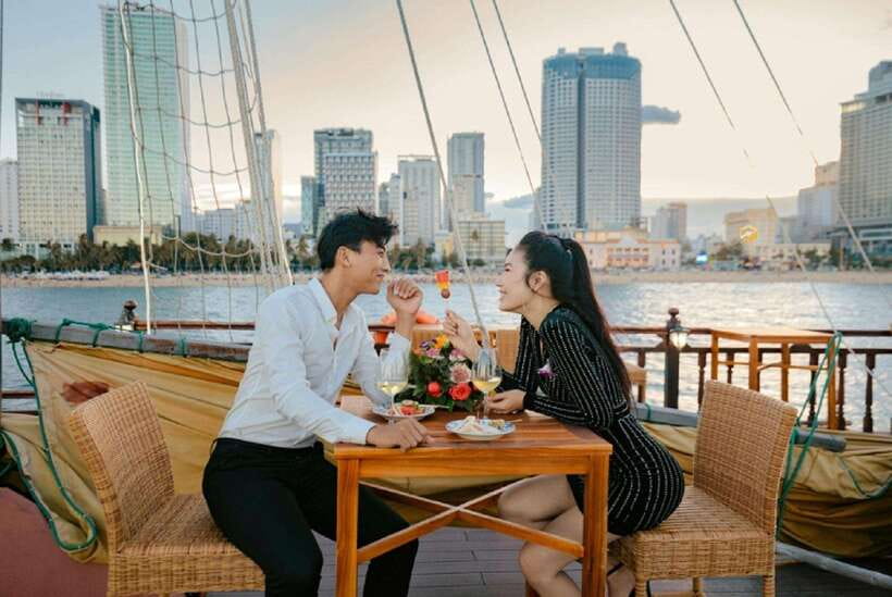 Ho Chi Minh City: Saigon River Dinner Cruise - Accessibility Features and Flexibility