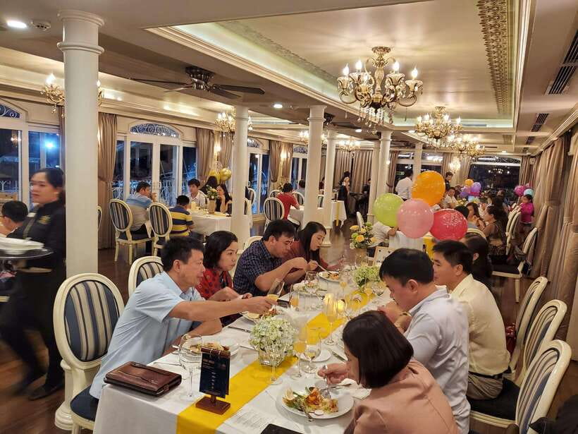 Ho Chi Minh City: Water Puppet Show, Cyclo & Dinner Cruise - Water Puppet Theater Experience
