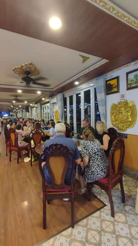 Ho Chi Minh City: Water Puppet Show, Cyclo & Dinner Cruise - Dinner Cruise on the Saigon River