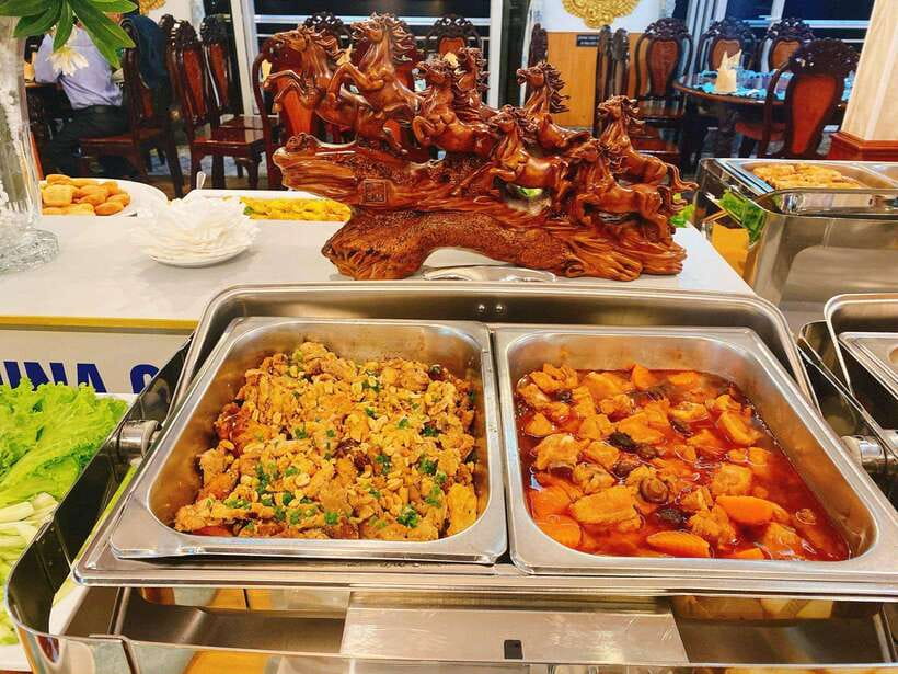 Ho Chi Minh: Dinner on Cruise Saigon 5-Stars W Small Group - Culinary Delights: Menu Options