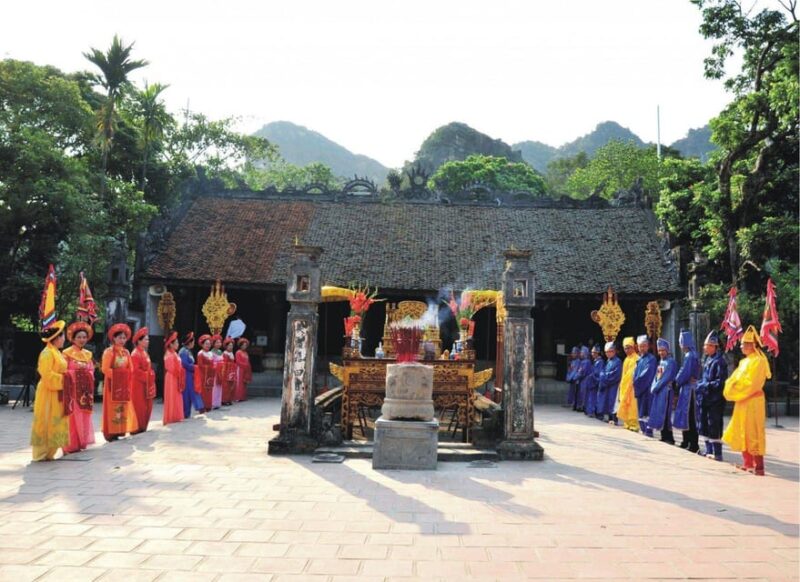 Hoa Lu Ancient Capital - Mua Cave & Tam Coc Boat Trip - Tam Coc Experience