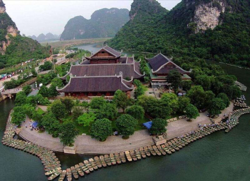 Hoa Lu and Tam Coc in Ninh Binh Full Day Tour - Dining Experience at NinhBinh Excursion Restaurant
