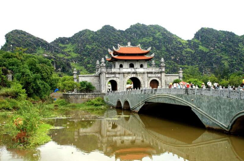 Hoa Lu and Tam Coc in Ninh Binh Full Day Tour - Itinerary Breakdown