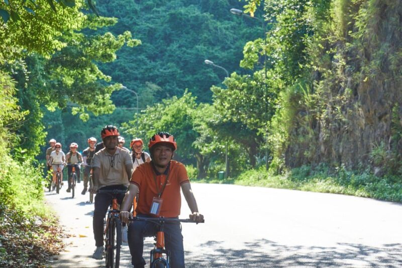 Hoa Lu-Mua Cave -Trang An-Lan Ha Bay 3days/2nights - Day 3 Activities