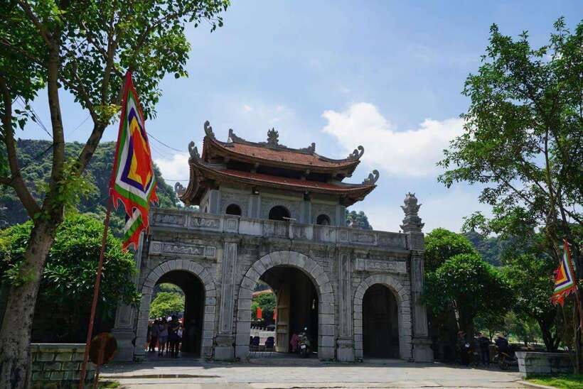 Hoa Lu-Tam Coc-Mua Cave -Bich Dong Pagoda-Cycling From NBINH - Cycling to Bich Dong Pagoda