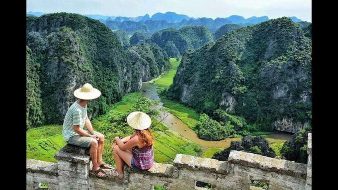 Hoa Lư - Trang An - Mua Cave by Limousine - Buffet 1 Day - Delicious Buffet Lunch Options