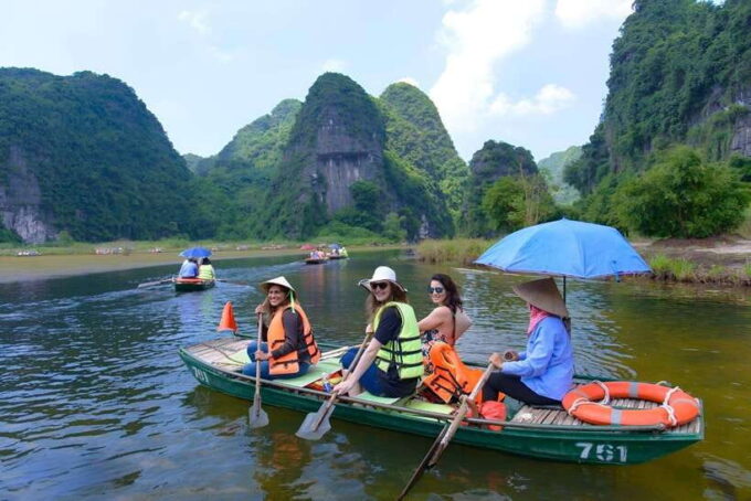 Hoa Lư - Trang An - Mua Cave by Limousine - Buffet 1 Day - Frequently Asked Questions