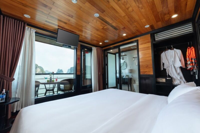 Hoàn Kiếm: 3-Day Lan Ha Bay Cruise With Private Balcony Room - Tips for Travelers
