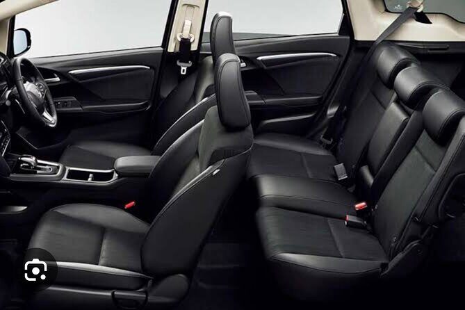 Hobbiton and Waitomo Caves Arrive in Comfort and Style - Hobbiton: A Cinematic Journey through Middle-earth