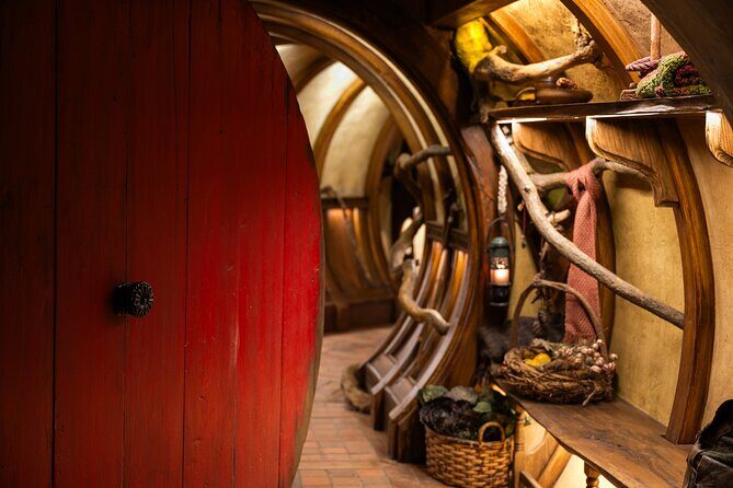 Hobbiton Movie Set Small Group Day Tour from Auckland - Key Points