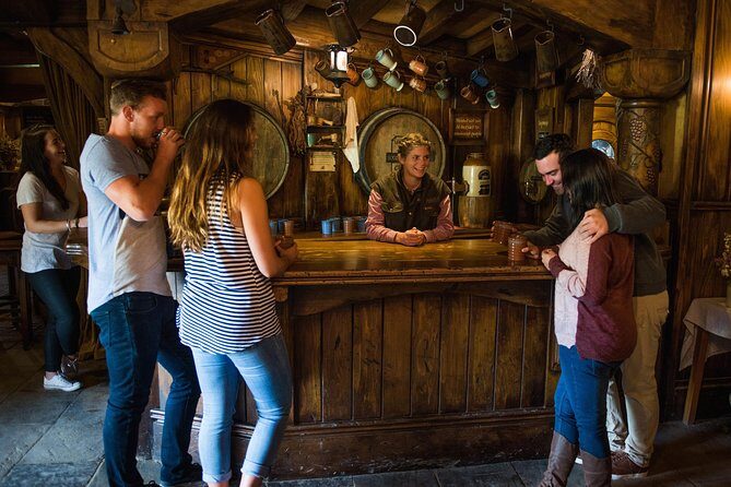 Hobbiton Movie Set Small Group Day Tour from Auckland - FAQs