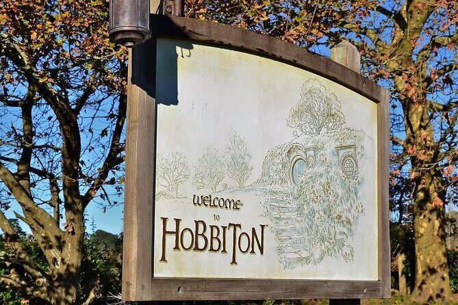 Hobbiton Movie Set & Waitomo Glow Worm Caves Private Tour - The Magic of Waitomo Glow Worm Caves