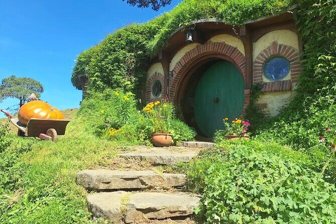 Hobbiton Small group Tour from Tauranga Port - Key Points