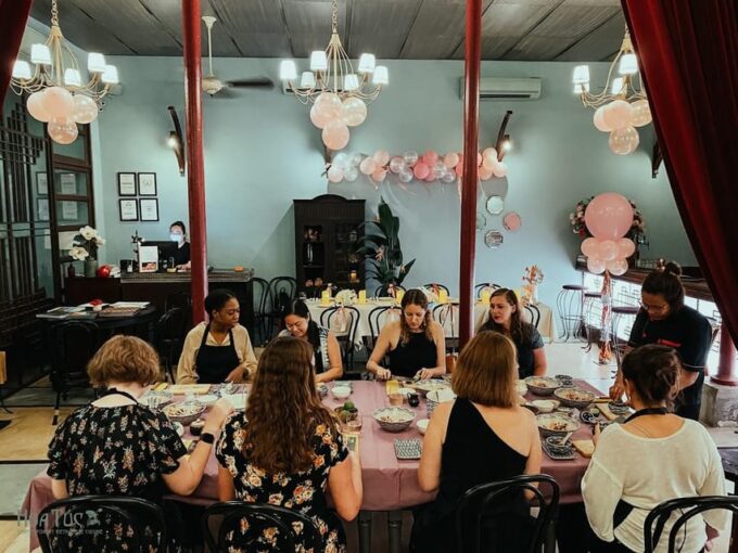 Hochiminh: Market Tour and Vietnamese Cooking Class - Accessibility and Cancellation