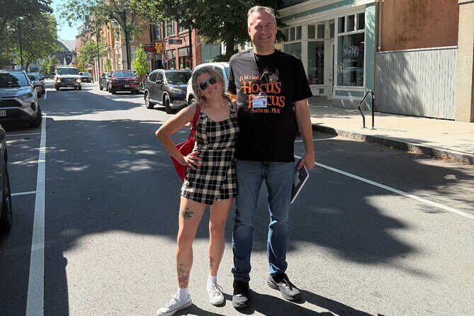 Hocus Pocus Film and Tour. See the Movie Walk the Magic - Key Points