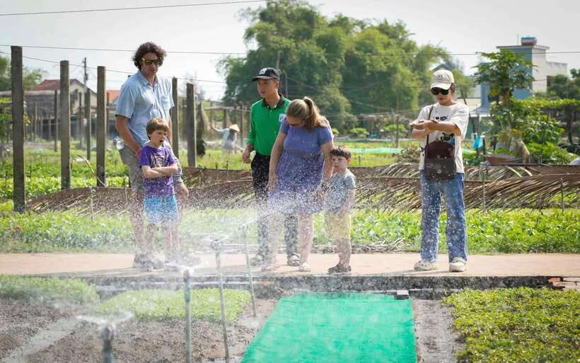 Hoi An: 3 Traditional Handicraft Villages In 1 Tour - Engaging With Tra Que Vegetable Village