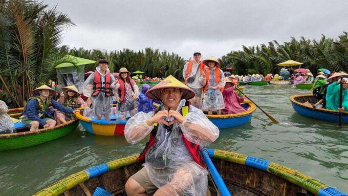 Hoi An: Coconut Forest Eco Tour With Lantern Making Class - Meals and Refreshments During the Tour