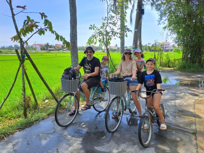 Hoi an Countryside: Biking, Basket Boat, Herb Gardens, Rice - Visiting Tra Que Vegetable Village