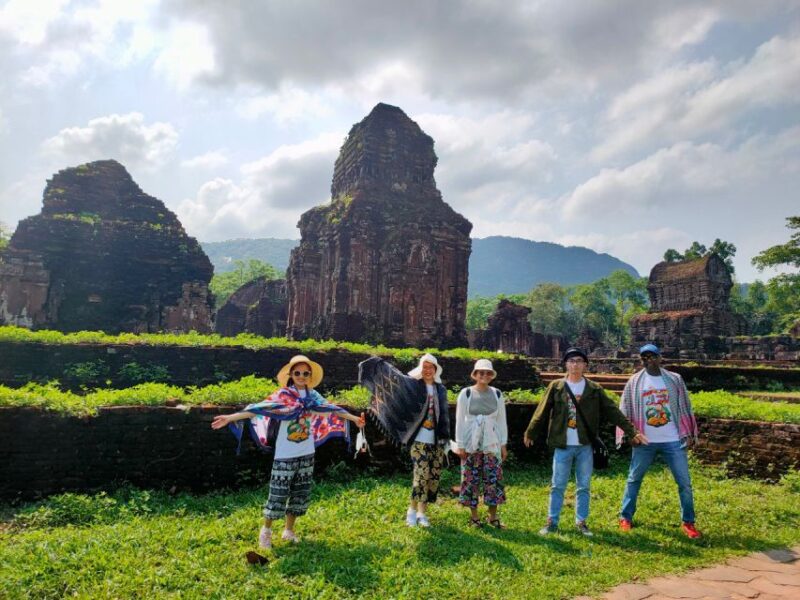 Hoi An/Da Nang: My Son Sunset Tour, Boat Trip, & Banh My - Banh My Tasting Adventure