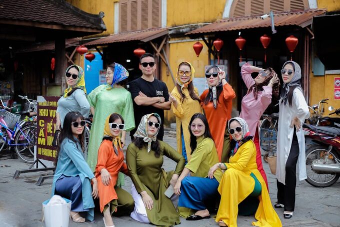 Hoi An/Da Nang: Private Photoshoot & Guided Walking Tour - Booking and Pricing Details
