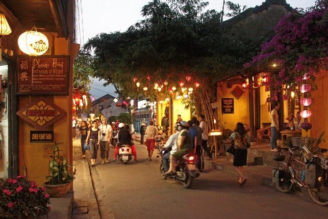 Hoi An Food Adventure at Sunset - Taste Hoi An Specialties