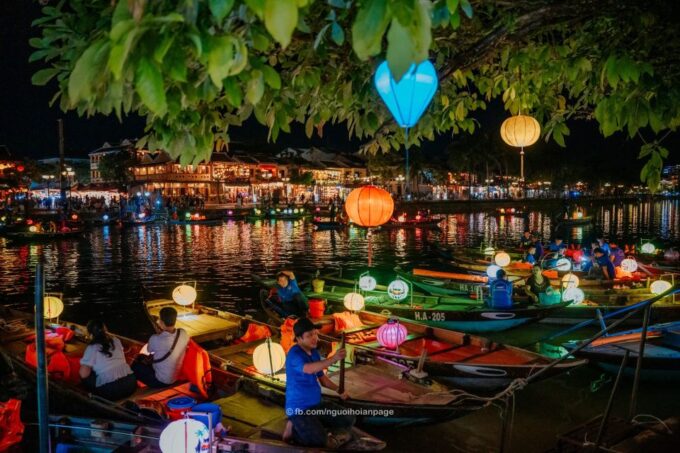 Hoi An: Food Tour, Boat Trip and Foot Massage by Night - Vibrant Lights and Romantic Ambiance